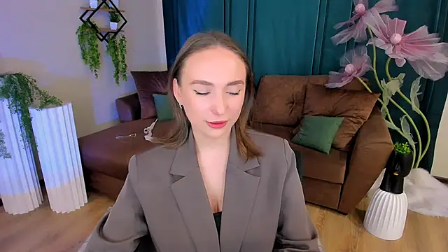 Snapshot of TrueReincarnation chatting on September 22, 2025, 4:07 am TrueReincarnation online show from September 22, 2025, 4:07 am