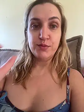 Snapshot of Bia_sexynovaes chatting on May 27, 2026, 2:02 pm Bia sexynovaes online show from May 27, 2026, 2:02 pm