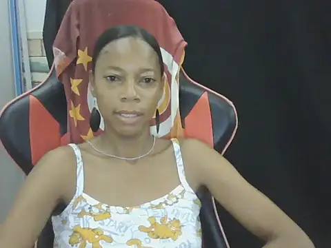 Snapshot of adele-33 chatting on November 8, 2025, 11:47 am adele-33 online show from November 8, 2025, 11:47 am