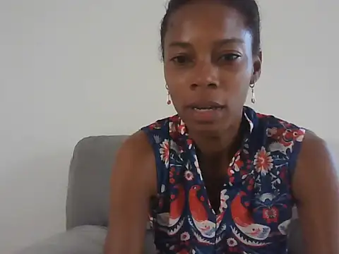 Snapshot of adele-33 chatting on October 11, 2025, 9:27 pm adele-33 online show from October 11, 2025, 9:27 pm