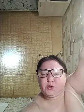 Snapshot of Holly-69 chatting on March 15, 2026, 9:22 pm Holly-69 online show from March 15, 2026, 9:22 pm