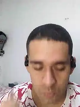 Snapshot of CRISTHIAN_GREY01 chatting on February 18, 2025, 5:31 am CRISTHIAN GREY01 online show from February 18, 2025, 5:31 am