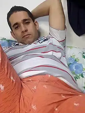 Snapshot of CRISTHIAN_GREY01 chatting on March 7, 2025, 5:29 am CRISTHIAN GREY01 online show from March 7, 2025, 5:29 am