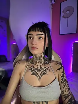 Annie LS online show from October 8, 2025, 8:53 pm