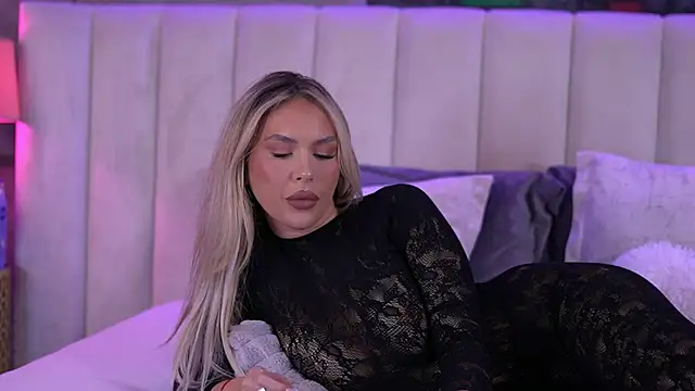 SelenaFrost online show from March 10, 2026, 9:02 am