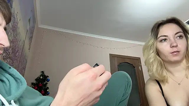 JackyAndHelen online show from December 24, 2024, 10:39 pm