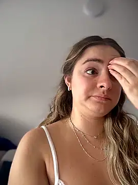 imlindapink online show from November 14, 2025, 4:32 pm