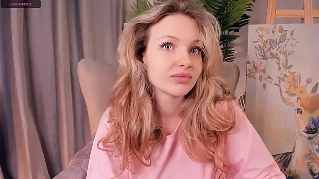 Snapshot of ElizavecaSunrise chatting on April 22, 2026, 8:10 am ElizavecaSunrise online show from April 22, 2026, 8:10 am