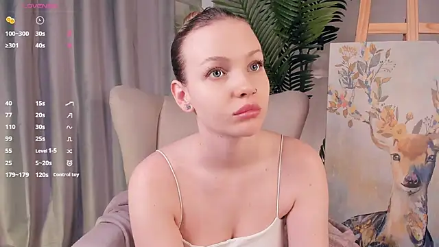 Snapshot of ElizavecaSunrise chatting on May 6, 2026, 8:40 am ElizavecaSunrise online show from May 6, 2026, 8:40 am