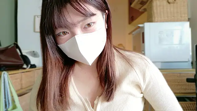  Yui  online show from November 10, 2025, 3:22 am