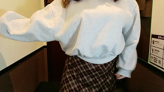  Yui  online show from November 16, 2025, 11:48 am