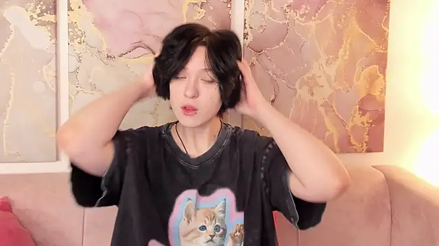 Snapshot of fiamoory chatting on November 4, 2025, 12:47 am fiamoory online show from November 4, 2025, 12:47 am