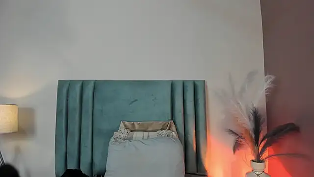 LaraGoldd online show from March 23, 2026, 1:00 pm