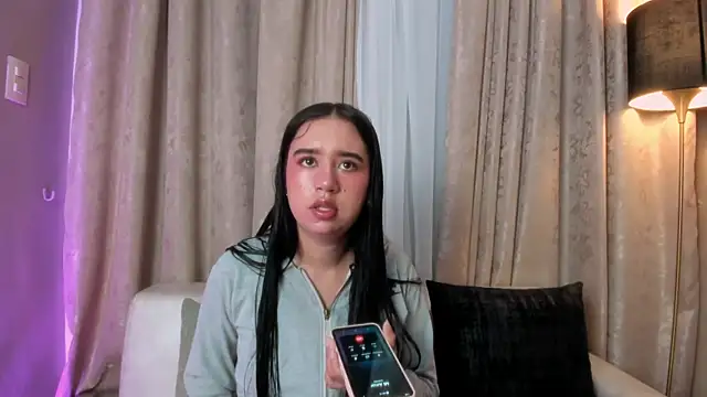 LaraGoldd online show from December 23, 2025, 12:43 am