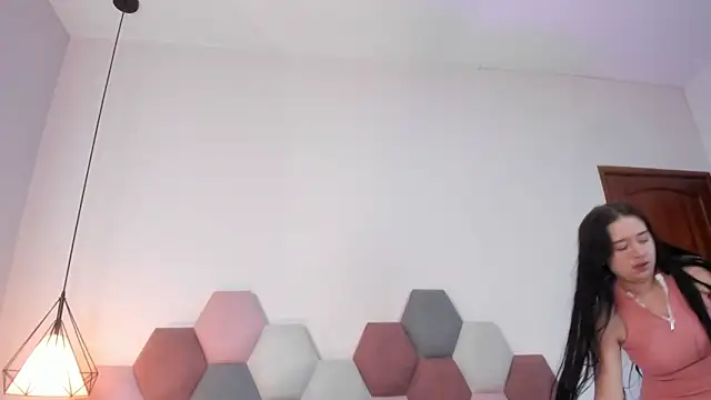 LaraGoldd online show from March 25, 2026, 12:33 am