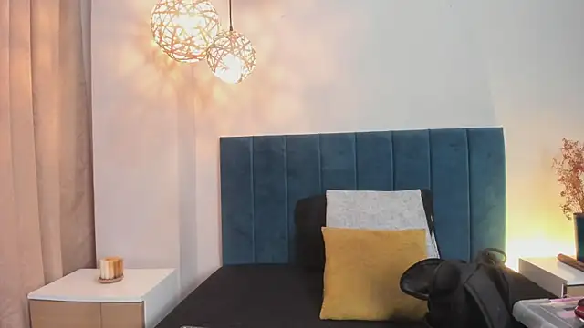 LaraGoldd online show from March 6, 2026, 12:49 am