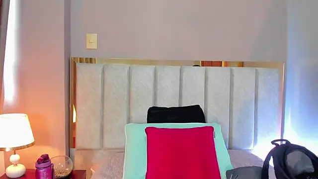 LaraGoldd online show from November 11, 2025, 12:22 pm