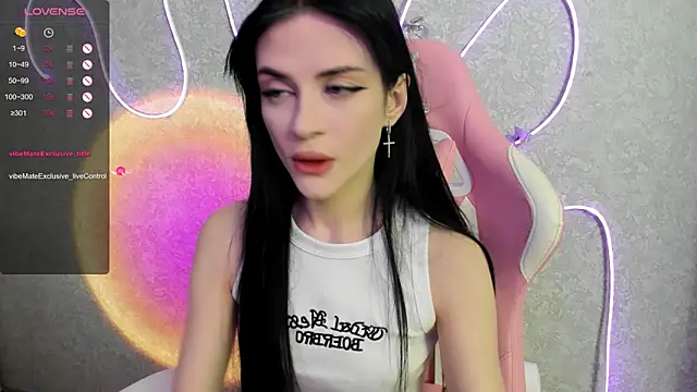 Molly Crystall online show from May 29, 2026, 3:34 am