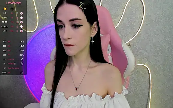 Molly Crystall online show from April 26, 2026, 4:10 am