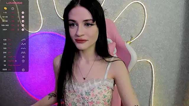 Molly Crystall online show from May 15, 2026, 3:48 am