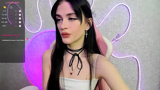 Molly Crystall online show from May 23, 2026, 3:05 am