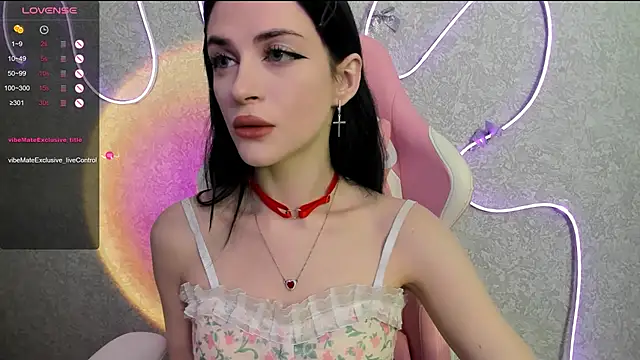 Molly Crystall online show from May 31, 2026, 3:23 am