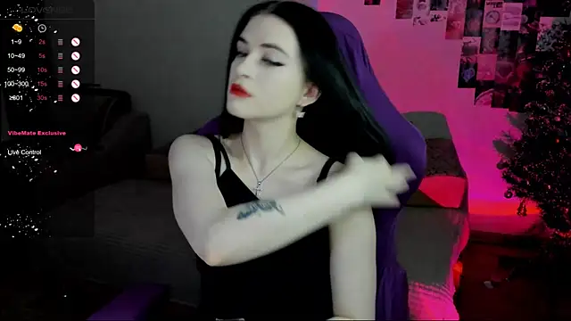 Snapshot of Molly_Crystall chatting on January 15, 2025, 2:38 am Molly Crystall online show from January 15, 2025, 2:38 am