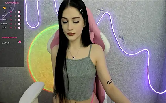 Snapshot of Molly_Crystall chatting on March 2, 2026, 3:40 am Molly Crystall online show from March 2, 2026, 3:40 am