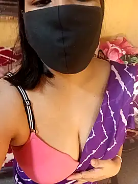 Radhikadavi879 online show from February 18, 2025, 1:11 pm