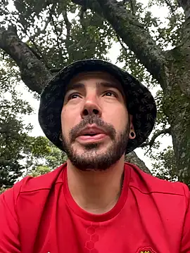 Snapshot of Guyinthemountain chatting on September 18, 2025, 9:29 pm Guyinthemountain online show from September 18, 2025, 9:29 pm