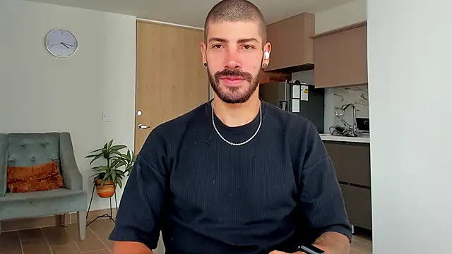 Snapshot of Guyinthemountain chatting on January 14, 2025, 12:45 pm Guyinthemountain online show from January 14, 2025, 12:45 pm