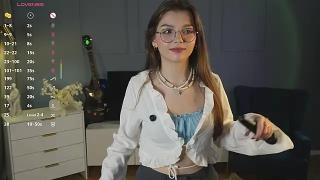 Snapshot of FlairEdgin chatting on October 5, 2025, 7:15 pm FlairEdgin online show from October 5, 2025, 7:15 pm