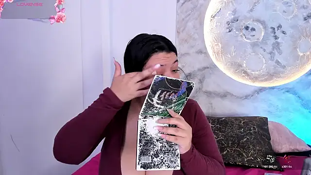 JulietaKane online show from December 2, 2025, 4:58 am