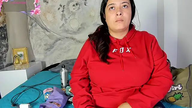 JulietaKane online show from December 5, 2025, 4:55 am