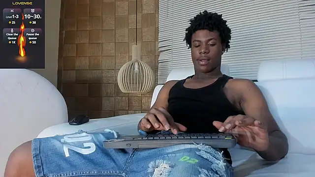 Snapshot of TOWERS21_ chatting on January 22, 2025, 8:28 pm TOWERS21 online show from January 22, 2025, 8:28 pm