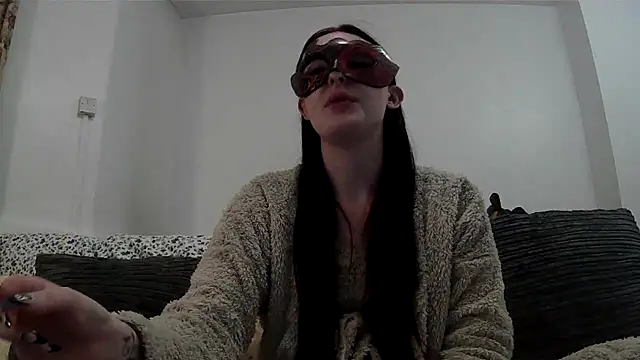 LexiSnowUK online show from March 26, 2026, 9:46 pm