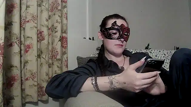 LexiSnowUK online show from April 13, 2026, 7:40 pm