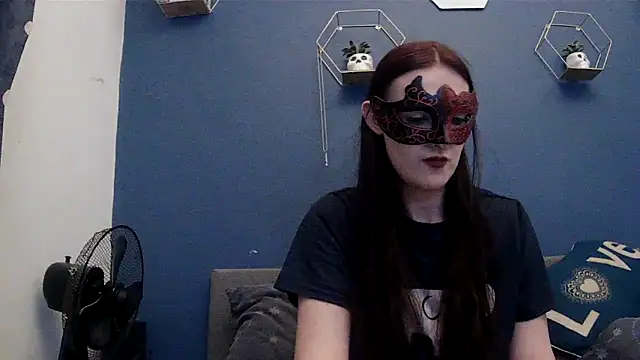 LexiSnowUK online show from April 2, 2026, 8:37 pm