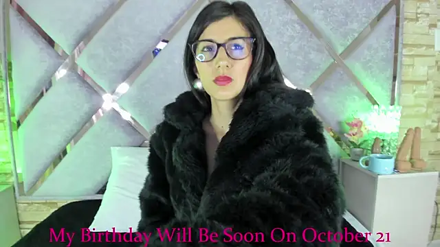  jade white  online show from September 12, 2025, 1:00 pm