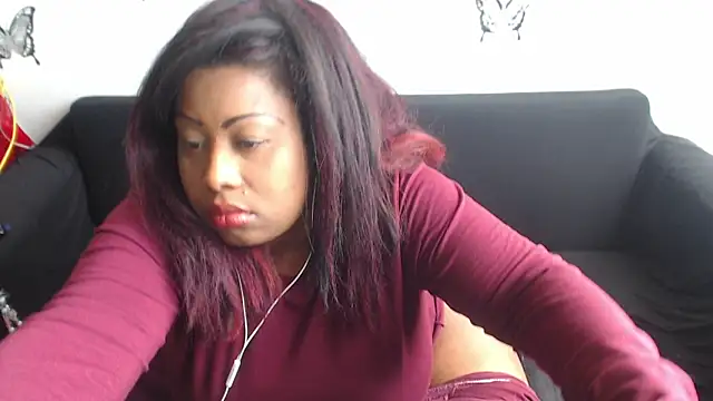 Snapshot of ROSEXXMARY chatting on November 20, 2025, 7:47 pm ROSEXXMARY online show from November 20, 2025, 7:47 pm