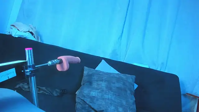 Snapshot of Strella_ferrera chatting on March 8, 2025, 3:45 pm Strella ferrera online show from March 8, 2025, 3:45 pm