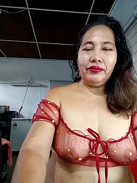 Snapshot of anniecoopeer chatting on March 11, 2025, 12:28 pm anniecoopeer online show from March 11, 2025, 12:28 pm