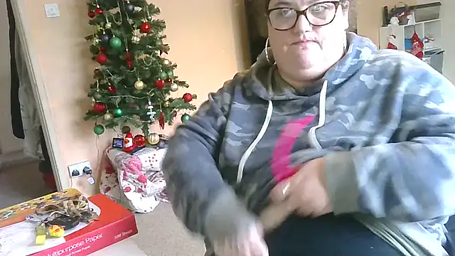 Snapshot of peachy-paige chatting on December 17, 2024, 10:44 am peachy-paige online show from December 17, 2024, 10:44 am