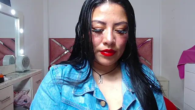 Snapshot of moan_sex2 chatting on December 17, 2025, 5:01 am moan sex2 online show from December 17, 2025, 5:01 am