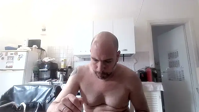 Snapshot of Ichigo897_Pika chatting on April 14, 2026, 4:12 pm Ichigo897 Pika online show from April 14, 2026, 4:12 pm