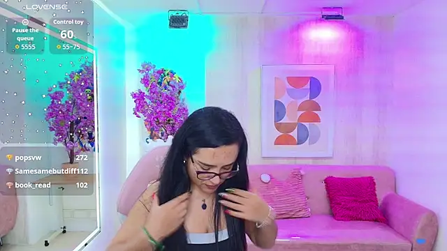 Tiara rr online show from November 18, 2025, 7:55 am