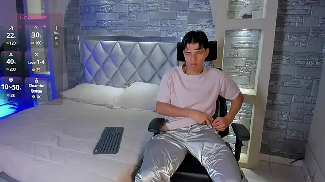 Benjamin More online show from March 21, 2025, 10:28 pm