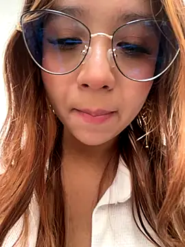 MelanieRoah online show from October 21, 2025, 7:02 pm