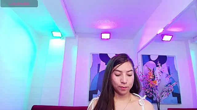 Snapshot of Ema_louis_ chatting on February 19, 2025, 4:44 pm Ema louis online show from February 19, 2025, 4:44 pm
