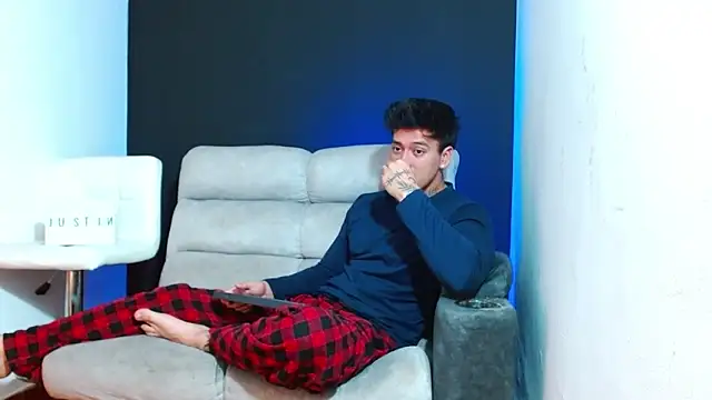 JUSTIN FULLER1 online show from February 17, 2026, 6:54 am